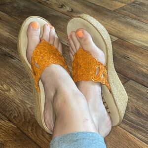 Reba sandals size 9 fits more like 8 1/2